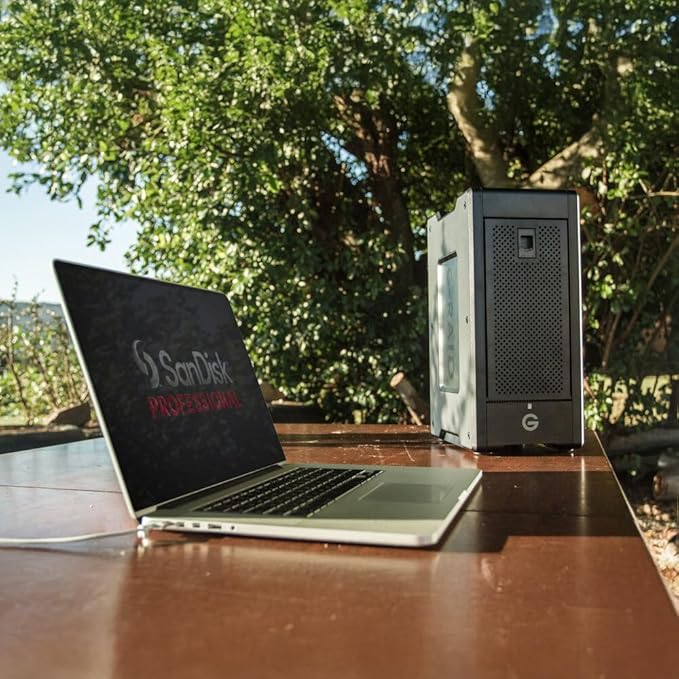 SanDisk Professional G-RAID Shuttle 8-Bay Thunderbolt 3 RAID Array with 160TB (8x 20TB) Removable HDD